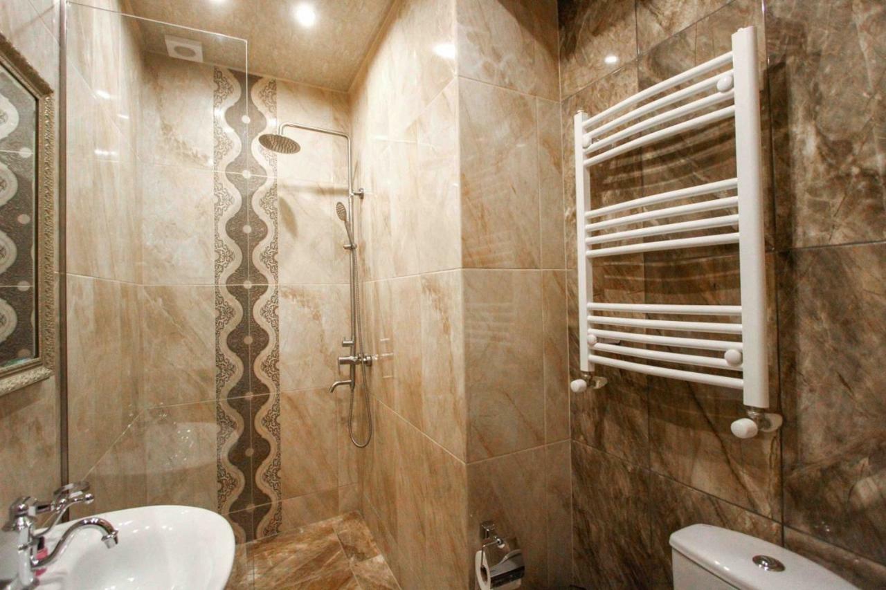 B&B Rooms Tbilisi Bagian luar foto